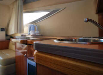 Chartern Sie motorboot in Marina Drage - Sealine F34