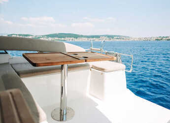 Chartern Sie motorboot in Marina Drage - Bavaria E40 Fly