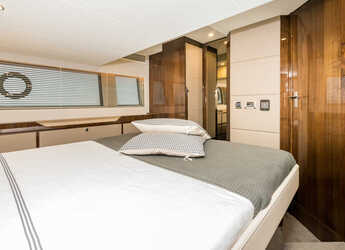 Chartern Sie motorboot in Marina Drage - Fairline Squadron 50