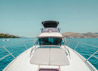 Chartern Sie motorboot in Marina Drage - Bavaria R40 FLY