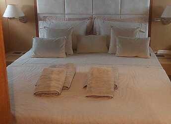 Chartern Sie yacht in Agios Kosmas Marina - San Lorenzo SL 82