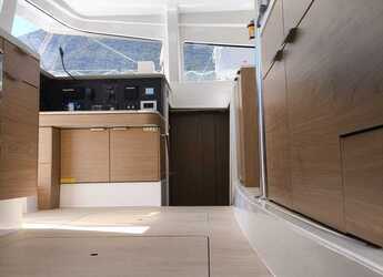 Alquilar catamarán en Nidri Marine - Bali 4.2