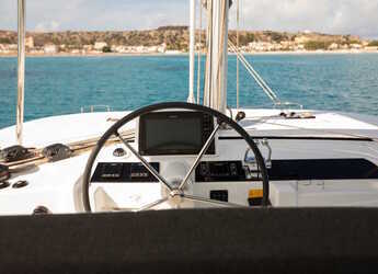 Rent a catamaran in Porto Capo d'Orlando Marina - Lagoon 46