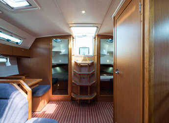 Rent a sailboat in Kavala - Marina Perigialiou - Bavaria 40 Cruiser