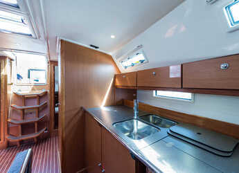 Rent a sailboat in Kavala - Marina Perigialiou - Bavaria 40 Cruiser