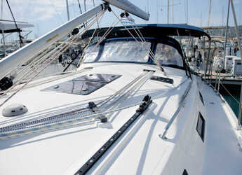 Rent a sailboat in Kavala - Marina Perigialiou - Bavaria 40 Cruiser
