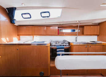 Rent a sailboat in Kavala - Marina Perigialiou - Oceanis 46