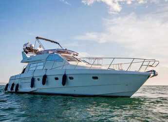Rent a yacht in Mykonos Marina - Ferreti 47 Flybridge