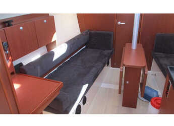 Rent a sailboat in Altefähr Harbor - Hanse 315