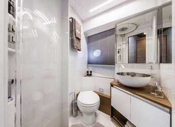 Alquilar yate en Marina Lav - Ferretti 450