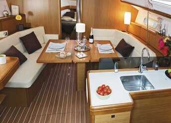 Chartern Sie segelboot in Nikiana Marina - Sun Odyssey 42 i