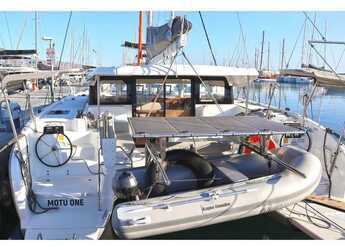 Rent a catamaran in Naousa Marina - Excess 11