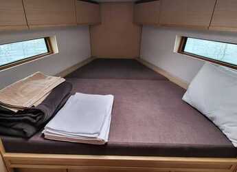 Alquilar velero en Marina San Miguel - D&D Kufner54.Univerzum (AC+Gen+Solar)