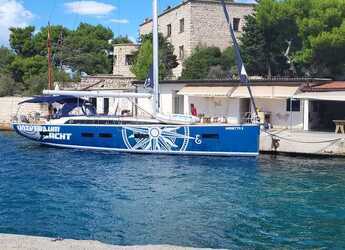 Alquilar velero en Marina San Miguel - D&D Kufner54.Univerzum (AC+Gen+Solar)