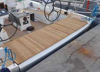 Alquilar velero en Marina San Miguel - D&D Kufner54.Univerzum (AC+Gen+Solar)