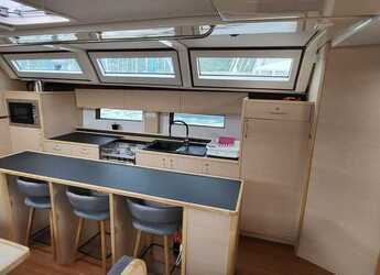 Alquilar velero en Marina San Miguel - D&D Kufner54.Univerzum (AC+Gen+Solar)