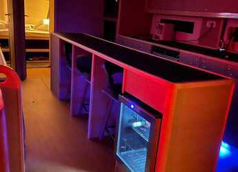 Alquilar velero en Marina d'Arechi - D&D Kufner 54