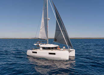 Rent a catamaran in Muelle de la lonja - Lagoon 40