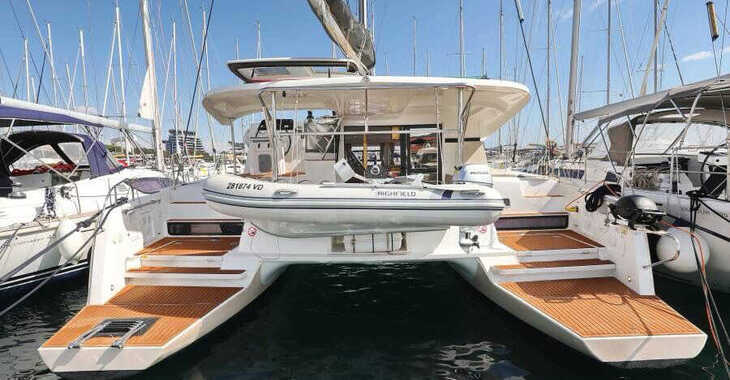 Rent a catamaran in Marina Hramina - Lagoon 42 - 4 + 2 cab.