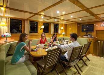 Rent a schooner in Sumpetar - Gulet Morning Star