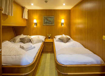 Rent a schooner in Sumpetar - Gulet Morning Star