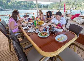 Rent a schooner in Sumpetar - Gulet Morning Star