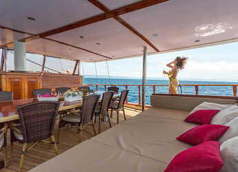 Rent a schooner in Sumpetar - Gulet Morning Star