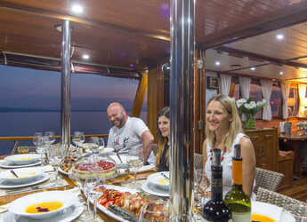 Rent a schooner in Sumpetar - Gulet Altair