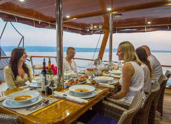 Rent a schooner in Sumpetar - Gulet Altair