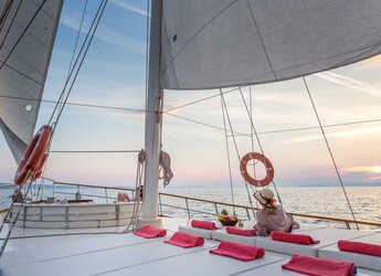 Rent a schooner in Sumpetar - Gulet Altair