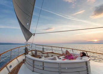 Rent a schooner in Sumpetar - Gulet Altair