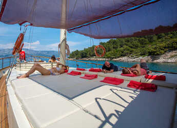 Rent a schooner in Sumpetar - Gulet Altair
