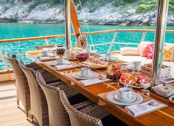 Rent a schooner in Sumpetar - Gulet Altair