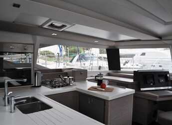 Alquilar catamarán en Marina Delta Kallithea - Astréa 42