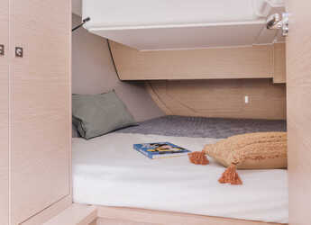 Rent a sailboat in Agana Marina - Sunsail 37.3 (Premium Plus)