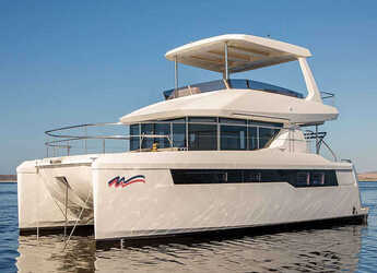Rent a motorboat in Marina Zeas - Moorings 403 PC