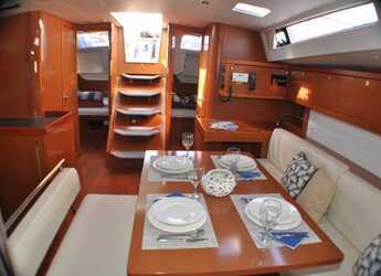 Chartern Sie segelboot in Punat - Oceanis 48 - 5 cab.