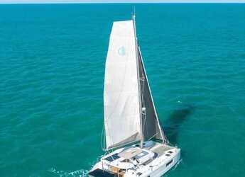 Chartern Sie katamaran in Cala dei Sardi - Lagoon 38 - 3cab