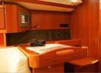 Rent a sailboat in Club Naútico de Sant Antoni de Pormany - Dufour 365 GL