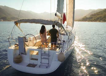 Chartern Sie segelboot in Adaköy Marina - Oceanis 43