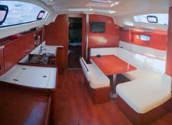 Chartern Sie segelboot in Adaköy Marina - Oceanis 43