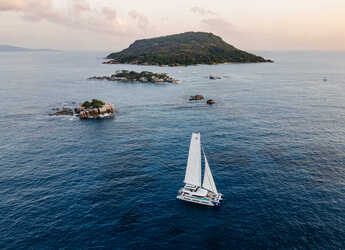 Rent a catamaran in Port of Mahe - Lagoon Seventy 7