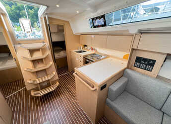 Rent a sailboat in Yes marina - Bavaria C38