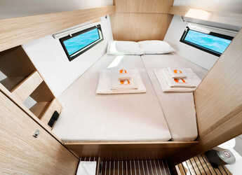 Rent a sailboat in Yes marina - Bavaria C38