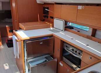 Rent a sailboat in Marina Sivota - Bavaria C46