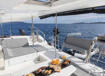 Rent a catamaran in Marina Tourlos - Lagoon 450 Fly