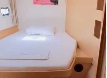 Alquilar catamarán en Lavrion Marina - Lagoon 42