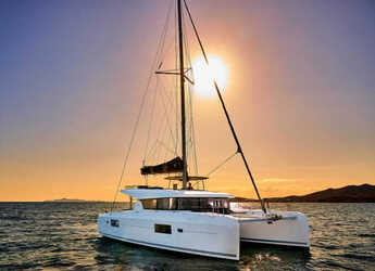 Alquilar catamarán en Lavrion Marina - Lagoon 42