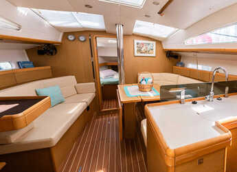 Chartern Sie segelboot in Nikiana Marina - Sun Odyssey 42DS