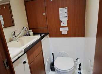 Rent a sailboat in Volos - Bavaria Cruiser 40